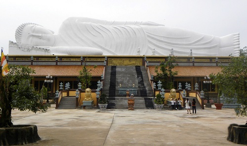 Tượng Phật nằm chùa Hội Khánh